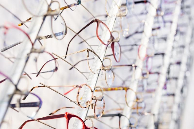 Verres amincis ou trait&eacute;s anti-reflets, quel choix pour vos lunettes &agrave; Reims ?